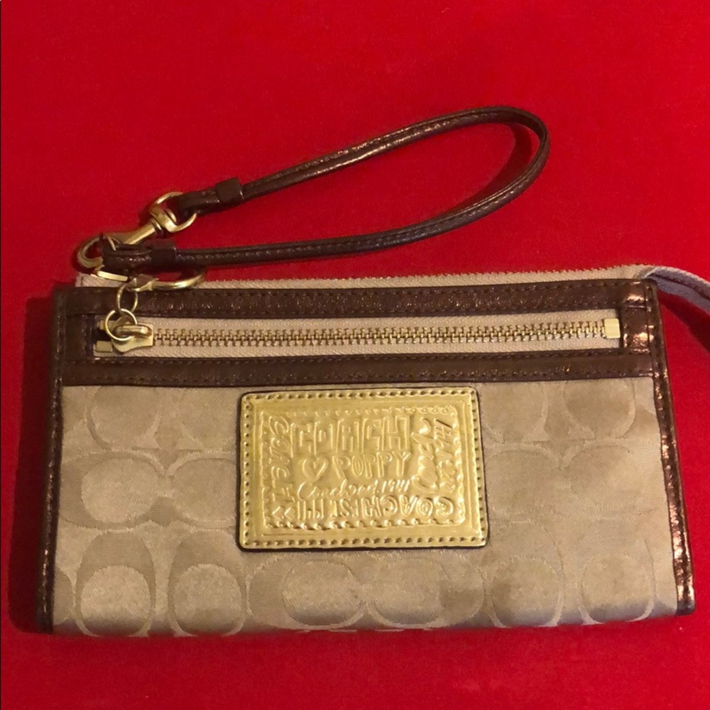 🟡 COACH POPPY CANVAS WRISTLET